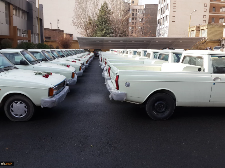 مدیرکل پشتیبانی و رفاه خبر داد : 


آغاز واگذاری خودروهای مورد نیاز پردیس ها و مراکز آموزش عالی
 3