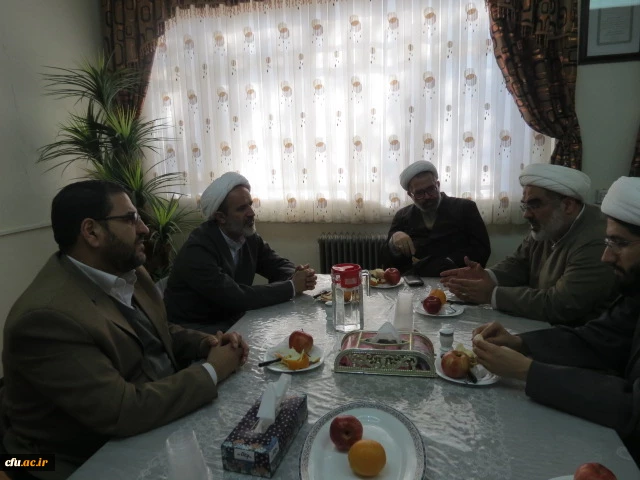 در آینده نزدیک پژوهشکده تعلیم و تربیت اسلامی با حضور دکتر مهرمحمدی سرپرست دانشگاه فرهنگیان در قم افتتاح می شود.
 2