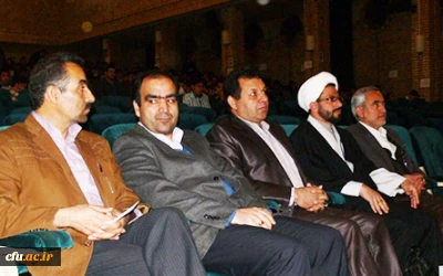 در پردیس شهیدان پاک نژاد یزد برگزار شد:

کارگاه آموزشی نقد فیلم  اوزامبی با نگاه اسلام هراسی