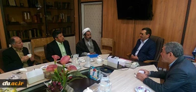 دیدار سرپرست ومعاونین پردیس شهیدباهنراصفهان با امام جمعه و مدیرکل آموزش وپرورش استان