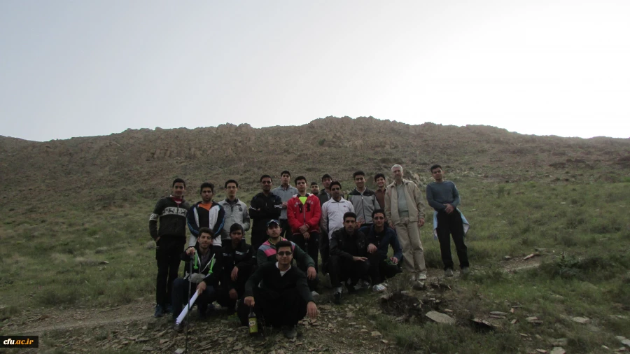 همایش کوه پیمایی دانشجومعلمان پردیس شهید باهنر اراک برگزار شد. 2