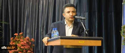 معاون توسعه مدیریت و منابع انسانی استاندار کردستان:

 نیروی توانمند لازمه توسعه در هر زمینه ای است؛ رویکردی که امروز دانشگاه فرهنگیان در پیش گرفته قابل تقدیر است