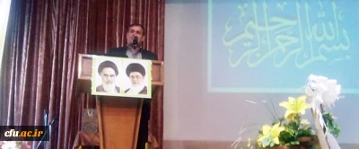 دکتر ساکی در جمع معلمان پژوهنده ادارات آموزش و پرورش شهرستانهای تهران:
حرفه معلمی بر بنیاد پژوهش استوار است