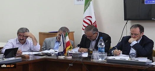 دکتر مهرمحمدی در دومین نشست مدیران امور پردیس های استانی اعلام کرد:
ملاک های ارزشیابی عملکرد سرپرستان استانی 2