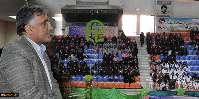 معاون دانشجویی دانشگاه فرهنگیان در آیین افتتاحیه المپیاد ورزشی دانشجومعلمان خواهر دانشگاه:

دانشجو معلمان در قالب ورزش، روح و روان خود را پرورش می دهند 2