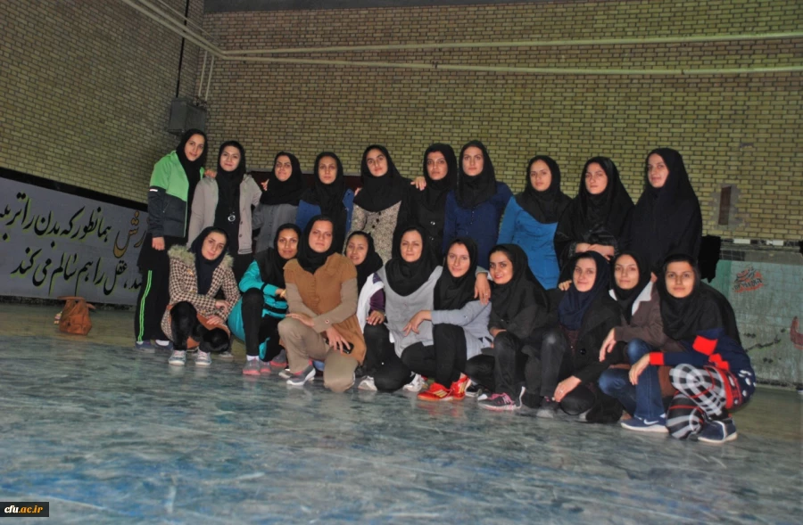 به مناسبت هفته تربیت بدنی یک دوره مسابقات ورزشی درون خوابگاهی در پردیس کوثر یاسوج برگزار شد 2