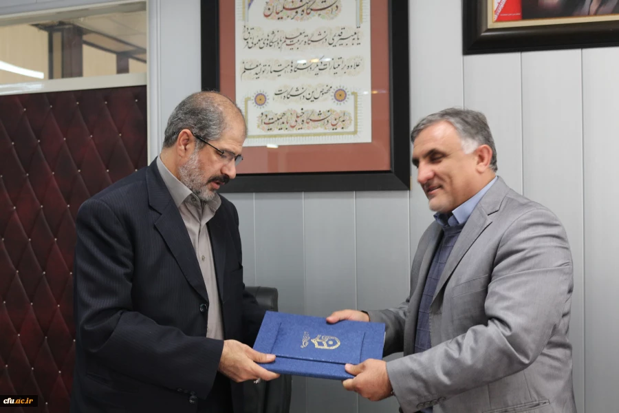 کمیسیون موارد خاص  و تقدیر از نماینده وزارت علوم تحقیقات و فن آوری 8