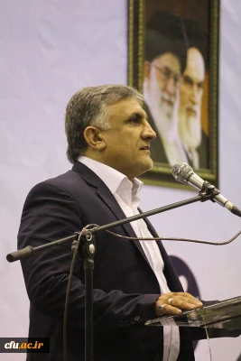 معاون دانشجویی دانشگاه در افتتاحیه مسابقات ورزشی کارکنان:
معلم ورزشکار میتواند دانش آموز توانمند تربیت کند.