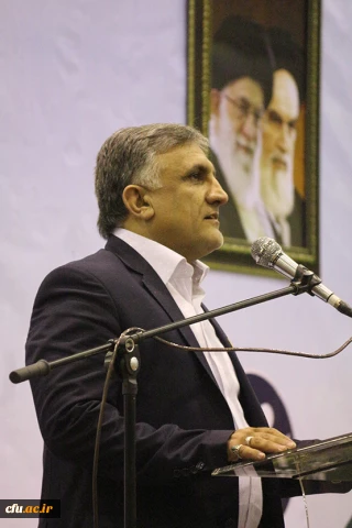 معاون دانشجویی دانشگاه در افتتاحیه مسابقات ورزشی کارکنان:
معلم ورزشکار میتواند دانش آموز توانمند تربیت کند.