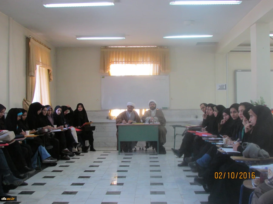 نشست هم اندیشی عقلانیت، مقدمه ای برای همدلی و همزبانی در استان مرکزی برگزار شد. 4