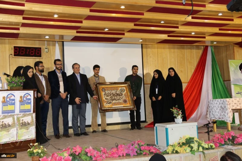 سرپرست دانشگاه فرهنگیان در مراسم اختتامیه همایش کشوری دبیران شورای صنفی-رفاهی دانشگاه فرهنگیان: شوراهای صنفی، پلی از دانشجویی به شهروندی 4