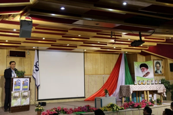 سرپرست دانشگاه فرهنگیان در مراسم اختتامیه همایش کشوری دبیران شورای صنفی-رفاهی دانشگاه فرهنگیان: شوراهای صنفی، پلی از دانشجویی به شهروندی 7