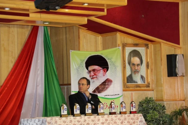 سرپرست دانشگاه فرهنگیان در مراسم اختتامیه همایش کشوری دبیران شورای صنفی-رفاهی دانشگاه فرهنگیان: شوراهای صنفی، پلی از دانشجویی به شهروندی 13