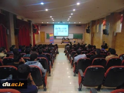 با همکاری دانشگاه فرهنگیان و خانه ریاضیات اصفهان برگزارشد؛

سمینار « آموزش ریاضی در عصر دیجیتال» با حضور پروفسور لوک تروش از دانشگاه لیون فرانسه 2