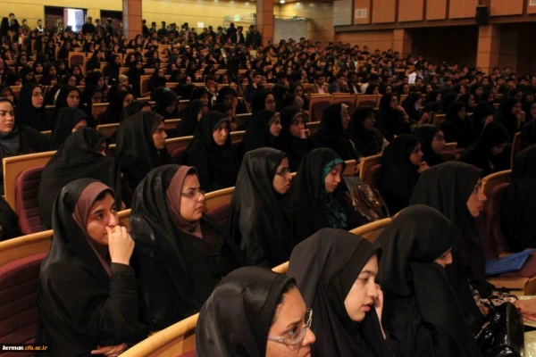 دکتر قنبری معاون دانشجویی:
دانشجو معلم باید در زمینه های کسب مهارت شغلی و خودشناسی و تقویت حس خودباوری تلاش و کوشش نماید 2