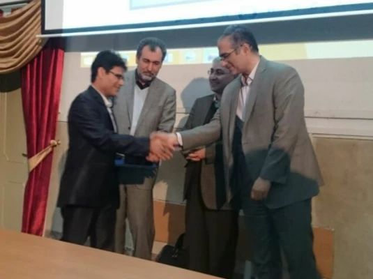 در همایش سراسری دو روزه مدیران و مسئولین مراکز مشاوره کشور:
فعالیت های حوزه مشاوره دانشگاه فرهنگیان تقدیر شد. 4