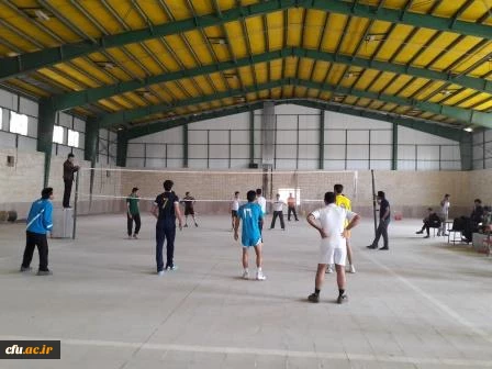 مسابقه بدمینتون و والیبال در پردیس شهیدان پاکنژاد استان یزد برگزار شد. 3