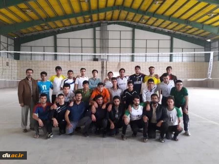 مسابقه بدمینتون و والیبال در پردیس شهیدان پاکنژاد استان یزد برگزار شد. 4