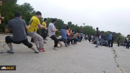 رقابت  دانشجویان پردیس شهیدان پاکنژاد یزد در مسابقه طناب کشی 3