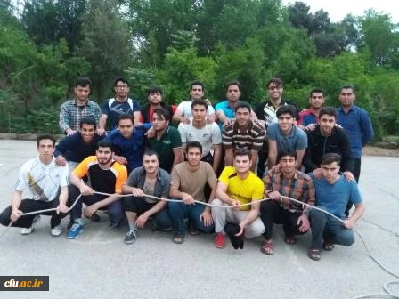 رقابت  دانشجویان پردیس شهیدان پاکنژاد یزد در مسابقه طناب کشی 5