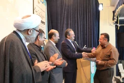 تقدیر از مدرسان نمونه  و پیشکسوتان برگزیده در دومین همایش ملی تربیت معلم