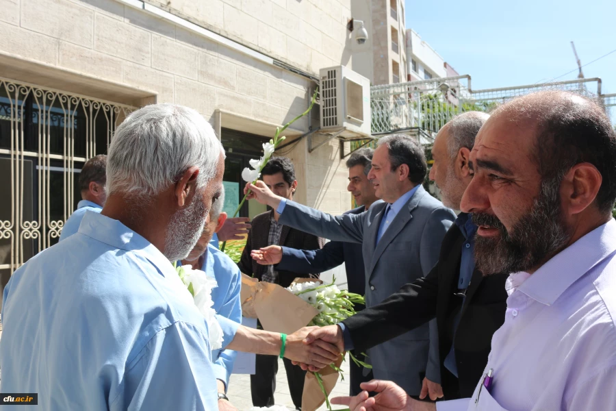 به مناسبت اعیاد شعبانیه و روز جانباز:

دیدار سرپرست و مسئولان دانشگاه فرهنگیان از جانبازان آسایشگاه اعصاب و روان نیایش 7