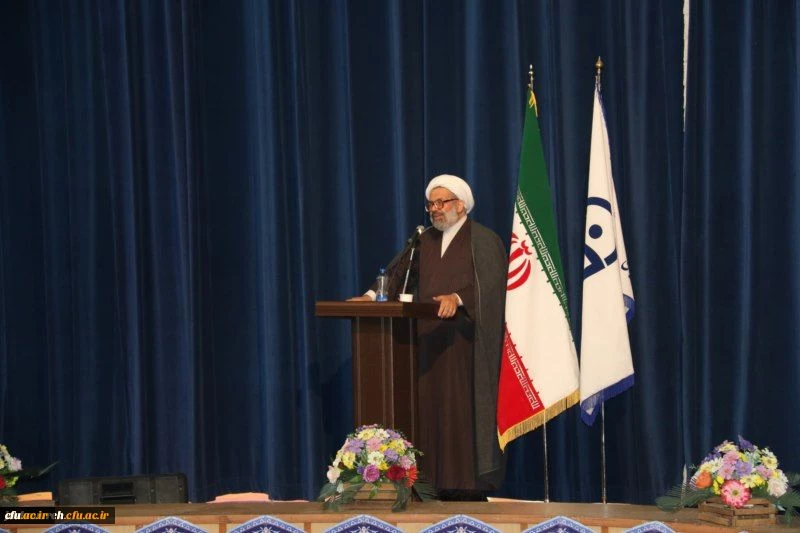 سرپرست معاونت دانشگاه فرهنگیان در مراسم اختتامیه جشنواره قرآن و عترت:

درهر پردیس یک دارالقرآن و عترت تاسیس می شود 2