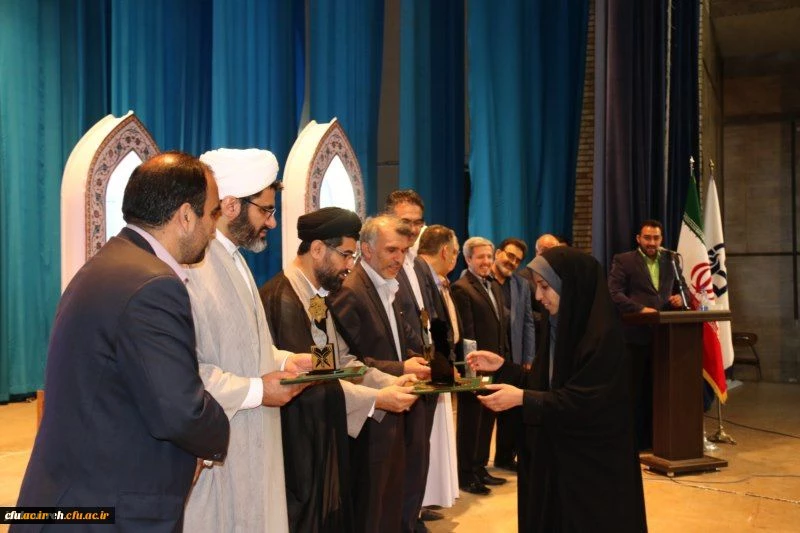 سرپرست معاونت دانشگاه فرهنگیان در مراسم اختتامیه جشنواره قرآن و عترت:

درهر پردیس یک دارالقرآن و عترت تاسیس می شود 2