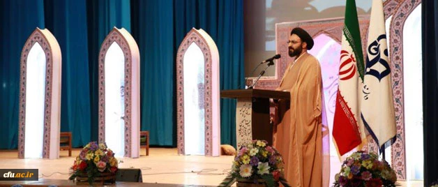 حجت الاسلام و المسلمین دادگر در آیین اختتامیه بیست و ششمین جشنواره قرآن و عترت:

اگر قرآن و عترت در دل باشد، باعث معرفت و نورانیت می شود 2