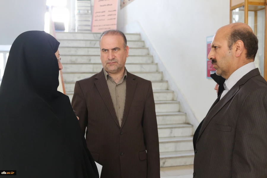 در اولین روز برگزاری امتحانات دانشجویان انجام شد:

بازدید معاون آموزشی دانشگاه از کیفیت و روند برگزاری امتحانات 6