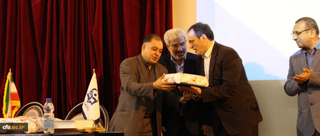 اولین کنفرانس آموزش زبان انگلیسی در مدارس ایران