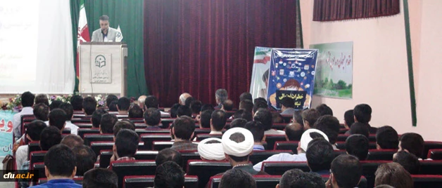 دکتر صافی درمراسم افتتاحیه دوره ارتقاء نقش فرهنگی و تربیتی مهارت آموزان ماده 28:

کار عمده معلمان رشد همه جانبه دانش آموزان است 2