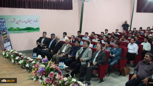 دکتر صافی درمراسم افتتاحیه دوره ارتقاء نقش فرهنگی و تربیتی مهارت آموزان ماده 28:

کار عمده معلمان رشد همه جانبه دانش آموزان است 2