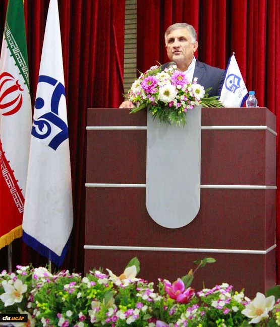 با حضور دکتر قنبری معاون دانشجویی برگزار شد:
مراسم افتتاحیه نخستین دوره فرهنگی مهارت آموزان ماده 28 دانشگاه فرهنگیان اصفهان 2