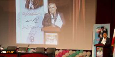 دکتر قنبری در اختتامیه برنامه فرهنگی مهارت آموزان ماده 28 استان تهران:

معلمی  هنر، حرفه و مهارتی که نگاه شغلی به آن اشتباه است