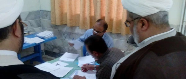 از دقایقی قبل در 14 حوزه امتحانی در سراسر کشور آغاز شد:

اولین آزمون صلاحیت حرفه ای  در دانشگاه فرهنگیان 4