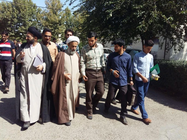 به همت نهاد نمایندگی مقام معظم رهبری از صبح امروز در مشهد مقدس آغاز شد:

سومین دوره اردوی معرفتی-فرهنگی حیات طیبه 7