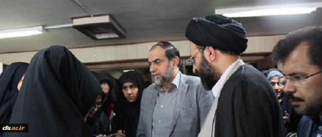 رحیم پور ازغندی در دوره حیات طیبه  خواهران مشهد مقدس:
 
تعلیم بدون تربیت آسیب زا است
 4