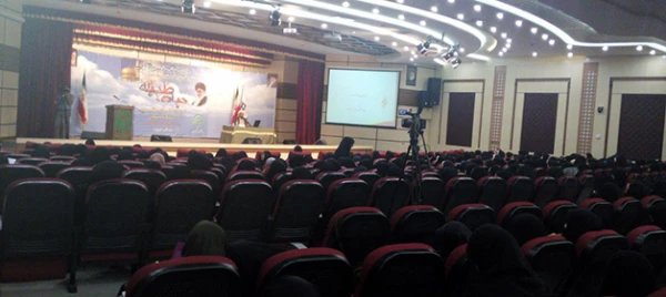 حجت الاسلام مستشاری در طرح حیات طیبه مشهد مقدس: 

مدارا نیمی از عقل است 2