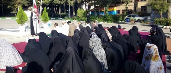 در حاشیه سومین دوره حیات طیبه برگزار شد:

اقامه نماز عید قربان در پردیس شهید بهشتی مشهد 2