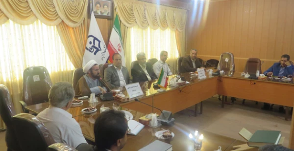 در نشست مشترک حلقه ی صالحین  اساتید بسیجی دانشگاه فرهنگیان همدان انجام شد:

گرامیداشت یاد و خاطره امام راحل(ره) و شهدای گرانقدر دفاع مقدس 
 5