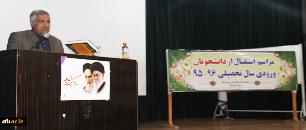 مشاورعالی استاندار هرمزگان به مناسبت آغاز سال تحصیلی گفت:

تربیت دانش آموزان خود آگاه از وظایف معلمان است
 2