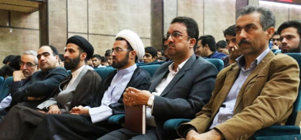 آیت الله  ناصری در مراسم آغاز سال تحصیلی دانشگاه فرهنگیان یزد:

 معلمان به عنوان احیا کنندگان استعداد، فکر و خلاقیت دانش آموزان از منابع قرآنی و مکتب اهل بیت بهره های بیشتری کسب کنند
 5