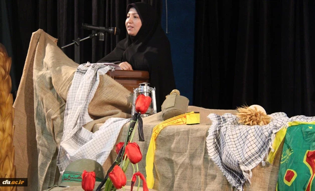 به مناسبت هفته دفاع مقدس در پردیس بنت الهدی صدر اردبیل برگزار شد:

مراسم بزرگداشت نقش و جایگاه زنان در دفاع مقدّس
 5