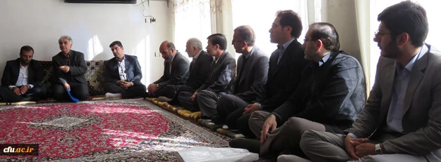 با حضورمسئولان دانشگاه فرهنگیان و جمعی از دانشجویان استان انجام شد:

گرامیداشت یاد شهدا با دیدار  از خانواده شهید "سید خلیل حسینی"  4