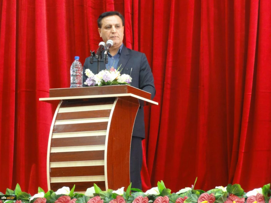 دکتر قنبری در مراسم آغاز سال تحصیلی در یاسوج:

معلم، مهندس اندیشه ها و معمار افکار بلند جامعه 3