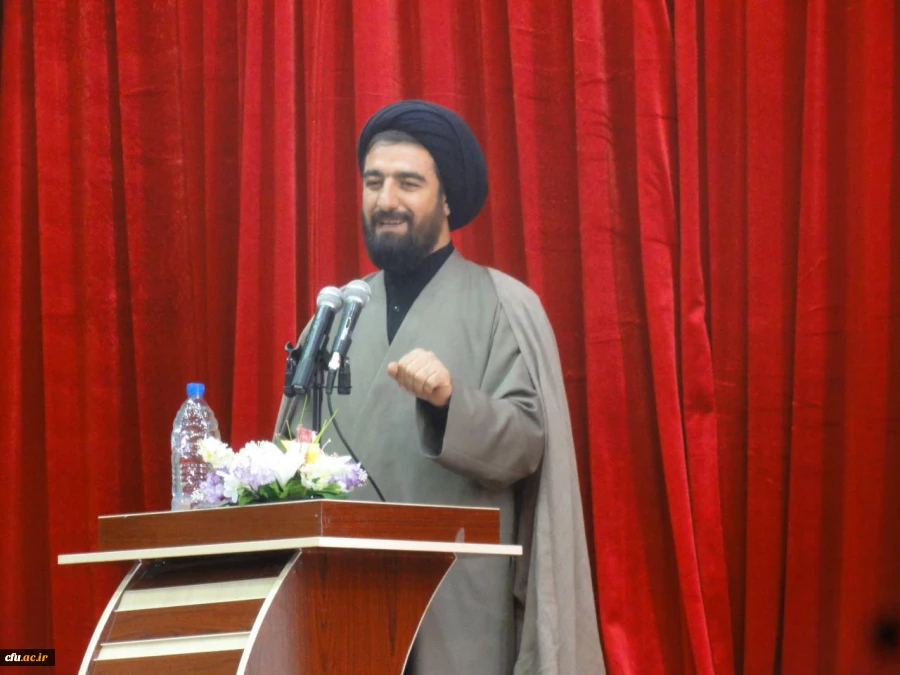 دکتر قنبری در مراسم آغاز سال تحصیلی در یاسوج:

معلم، مهندس اندیشه ها و معمار افکار بلند جامعه 4