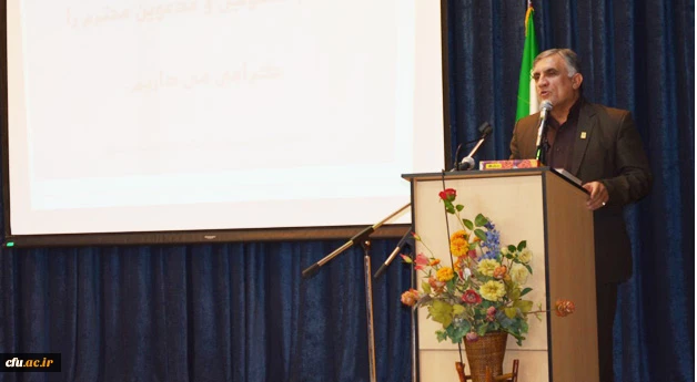 با  حضور دکتر قنبری  معاون دانشجویی  دراصفهان  بر گزار شد:

همایش "تعامل مدیر خردمند و نومعلم خلاق" 
 3