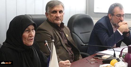 دکتر نوابی نژاد در نشست بزرگداشت هفته بهداشت روان تاکید کرد:
رشد هماهنگ درتمامی ابعاد موجب نشاط و سلامت و بهداشت روح و روان است 3