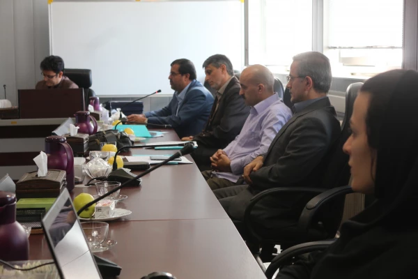 اولین جلسه شورای مشورتی پزشکان برگزار شد. 8